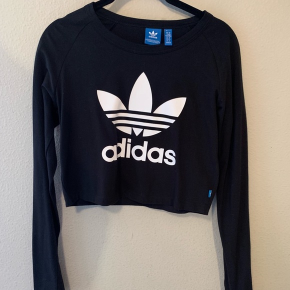 adidas Tops - Adidas crop top 🖤